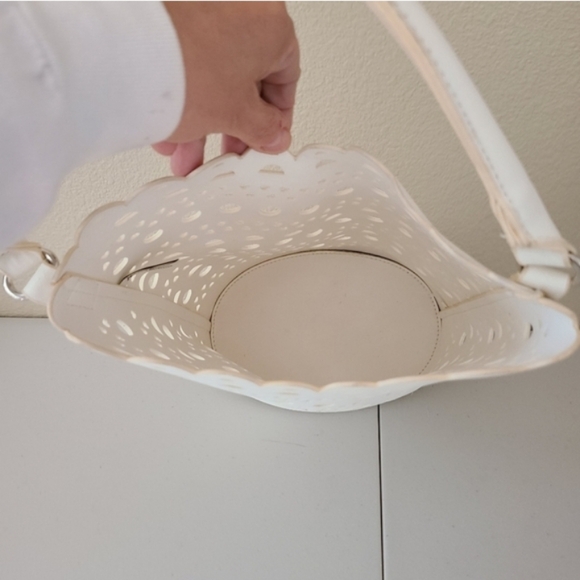 Neiman Marcus Water Resistant White Cutout Women's Bag - Picture 3 of 4